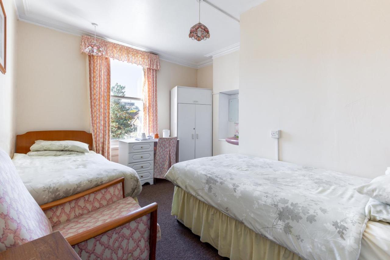 Woodstock Guest House Кройдон Екстериор снимка