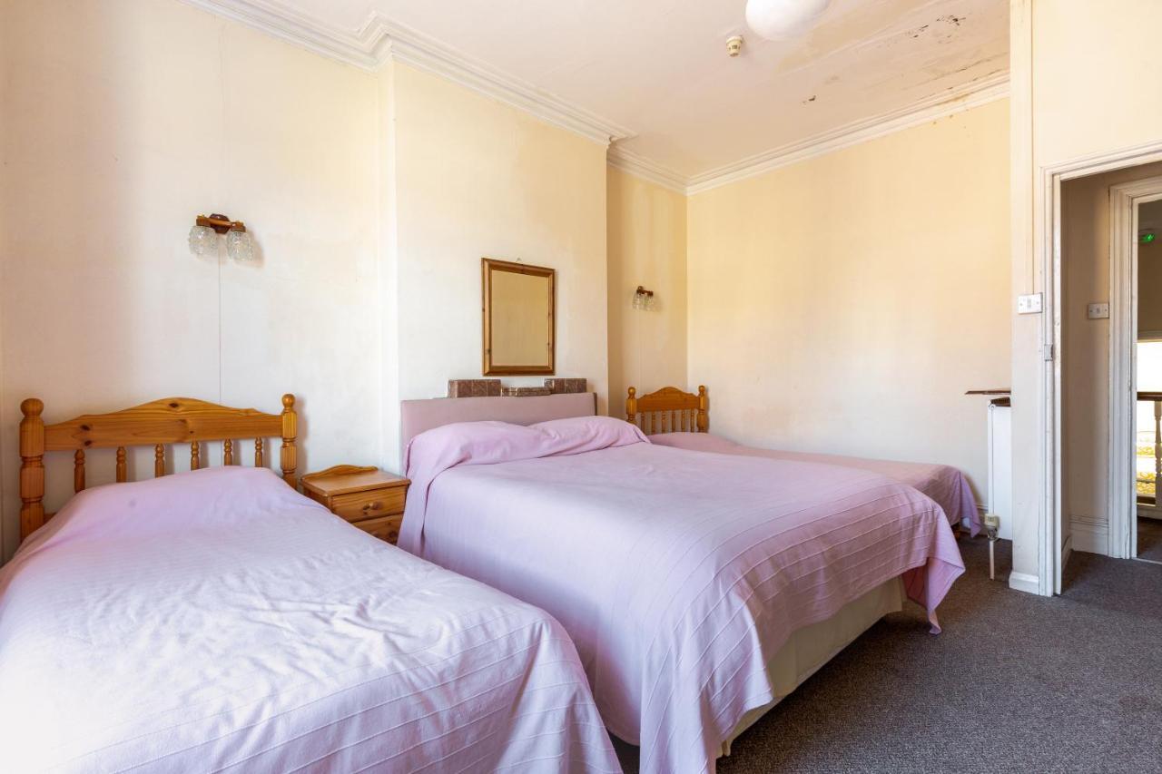 Woodstock Guest House Кройдон Екстериор снимка