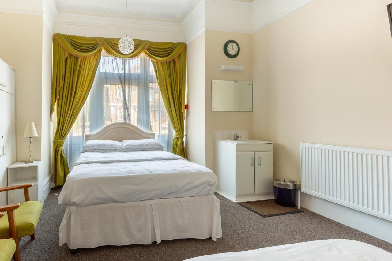Woodstock Guest House Кройдон Екстериор снимка