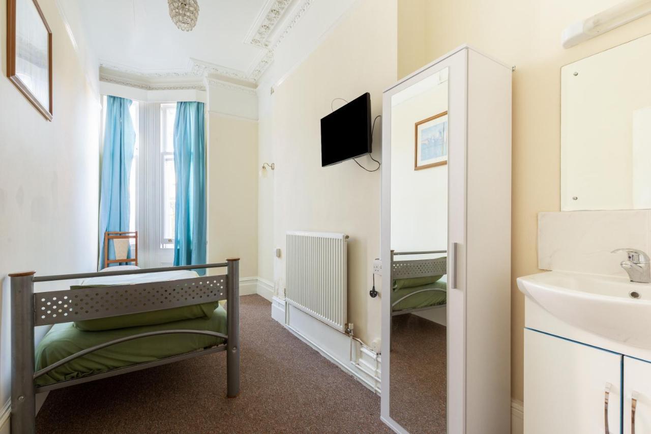 Woodstock Guest House Кройдон Екстериор снимка