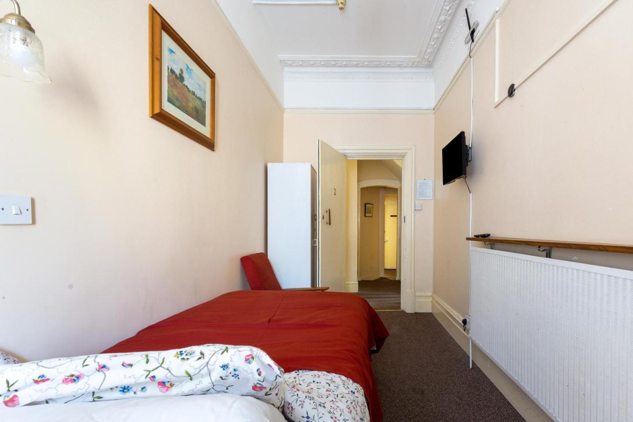 Woodstock Guest House Кройдон Екстериор снимка