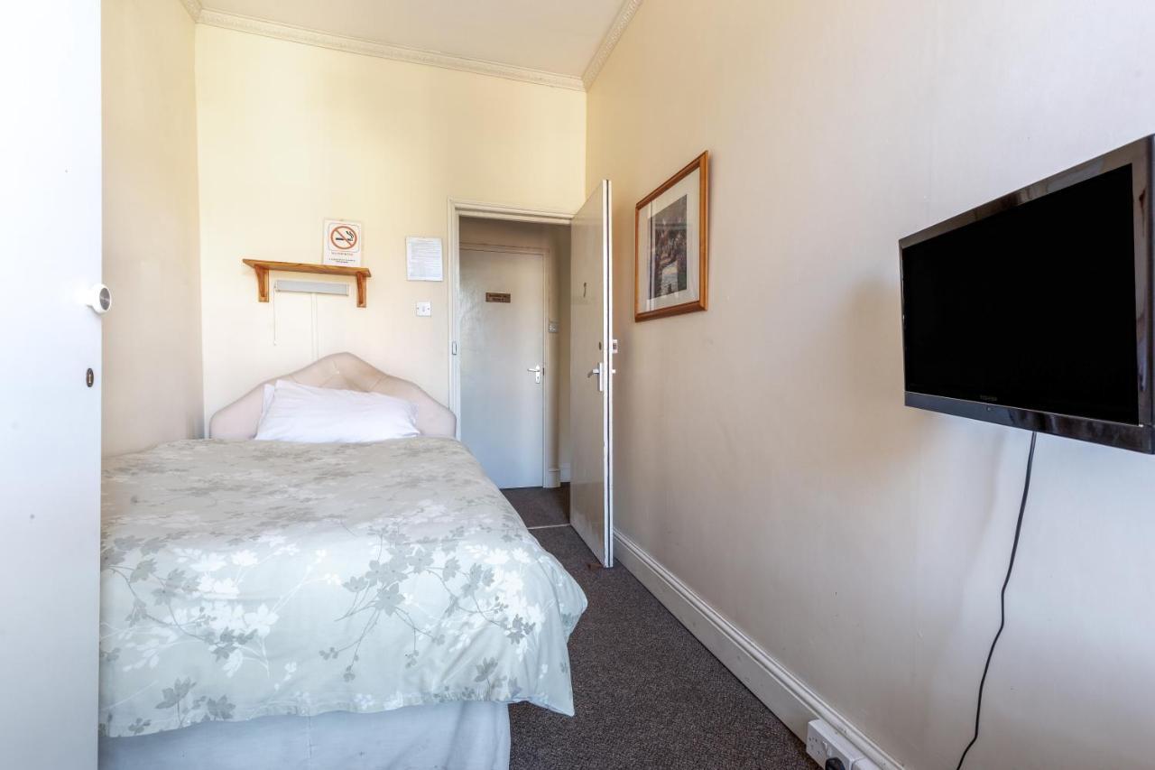 Woodstock Guest House Кройдон Екстериор снимка