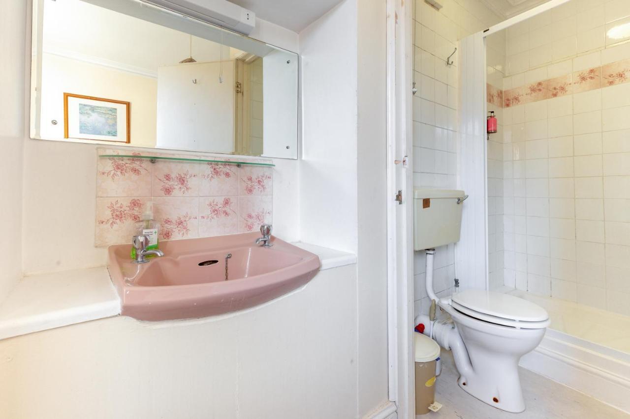 Woodstock Guest House Кройдон Екстериор снимка