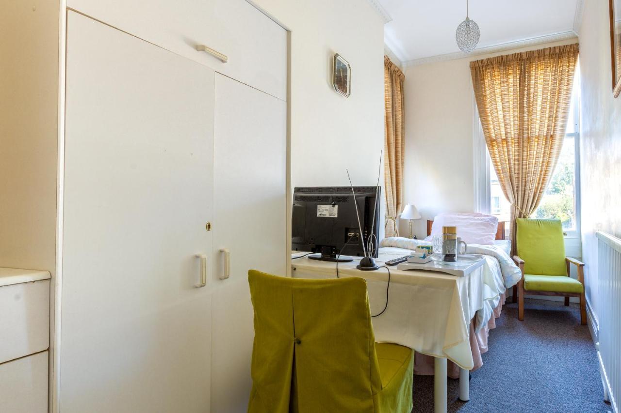 Woodstock Guest House Кройдон Екстериор снимка